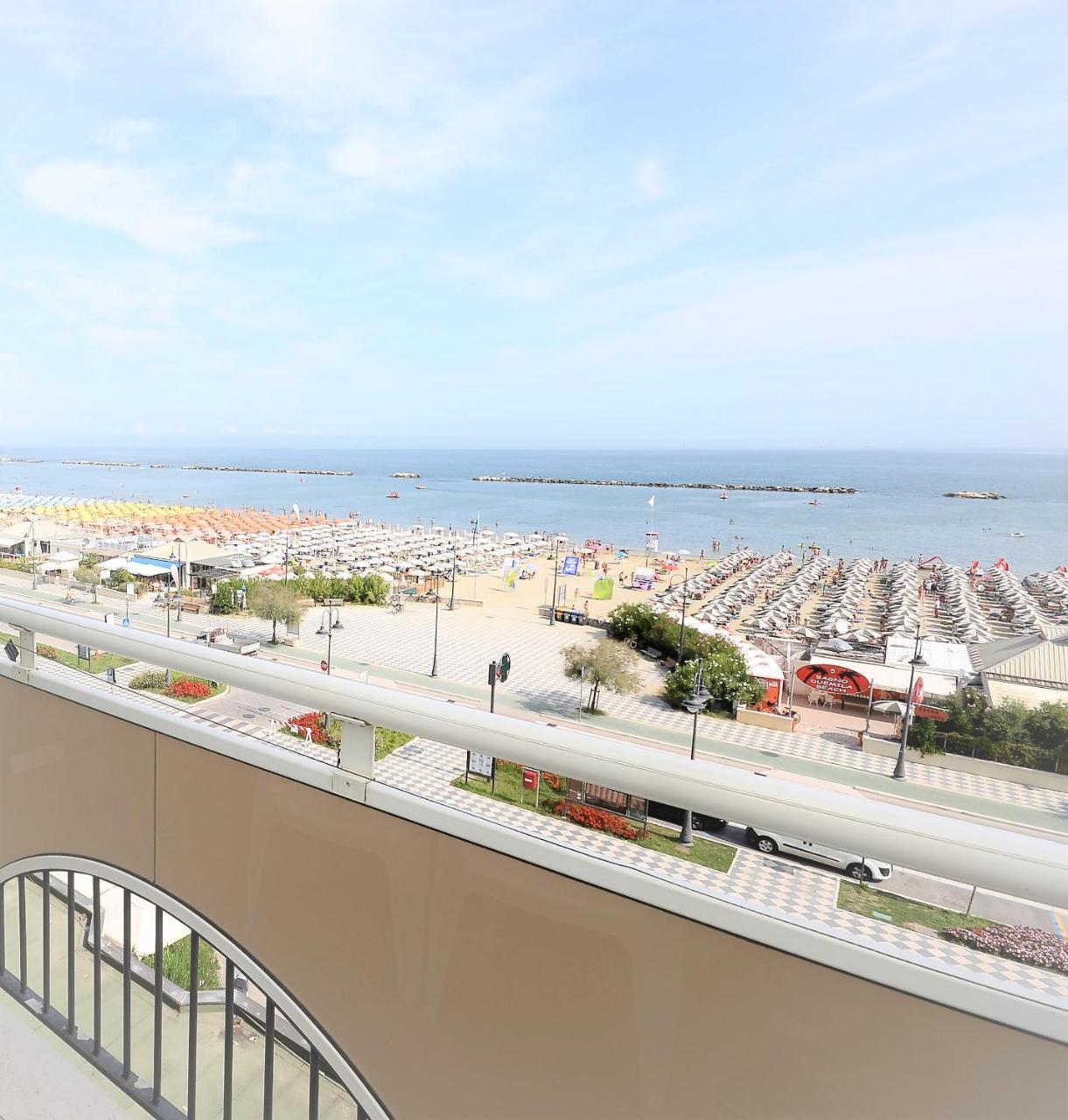 Hotel Cosmopol Cesenatico Extérieur photo